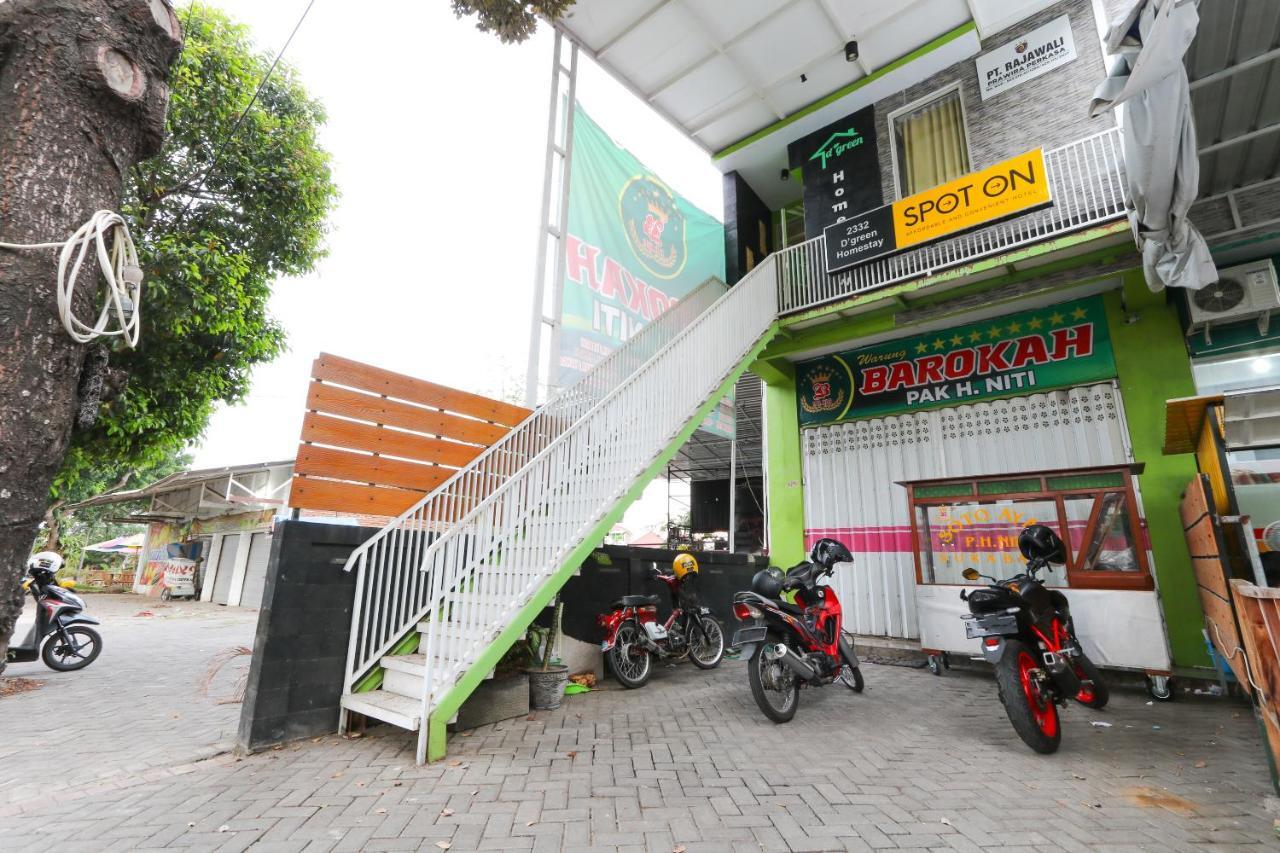 Spot On 2332 D'Green Homestay Banyuwangi  Exterior photo
